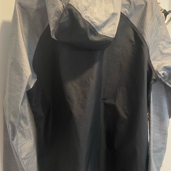 Under Armour fitted running jacket - Picture 4 of 10